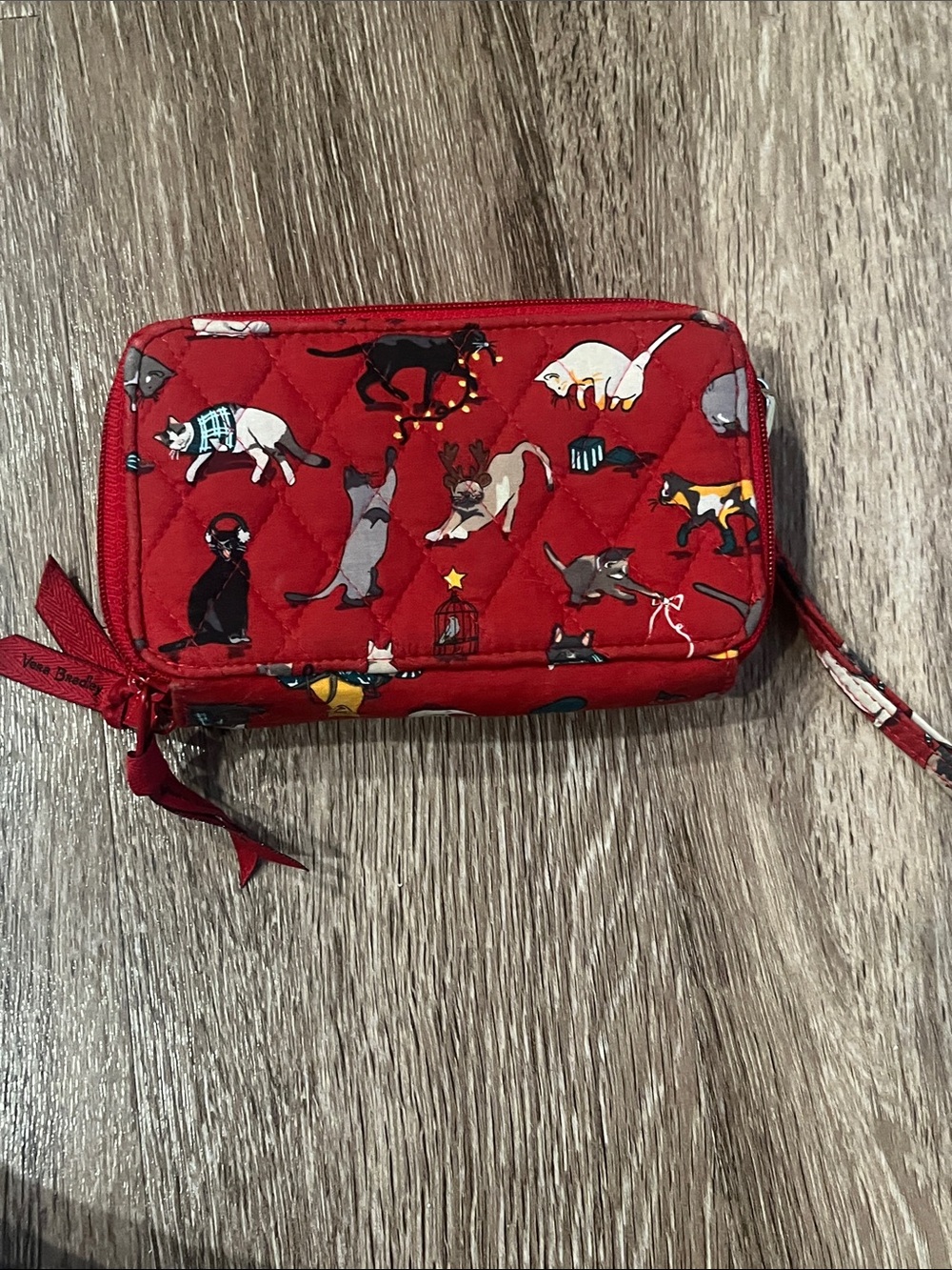 Vera Bradley Red Quilted “Holiday Cat”Pattern Wristlet Wallet - Picture 10 of 15